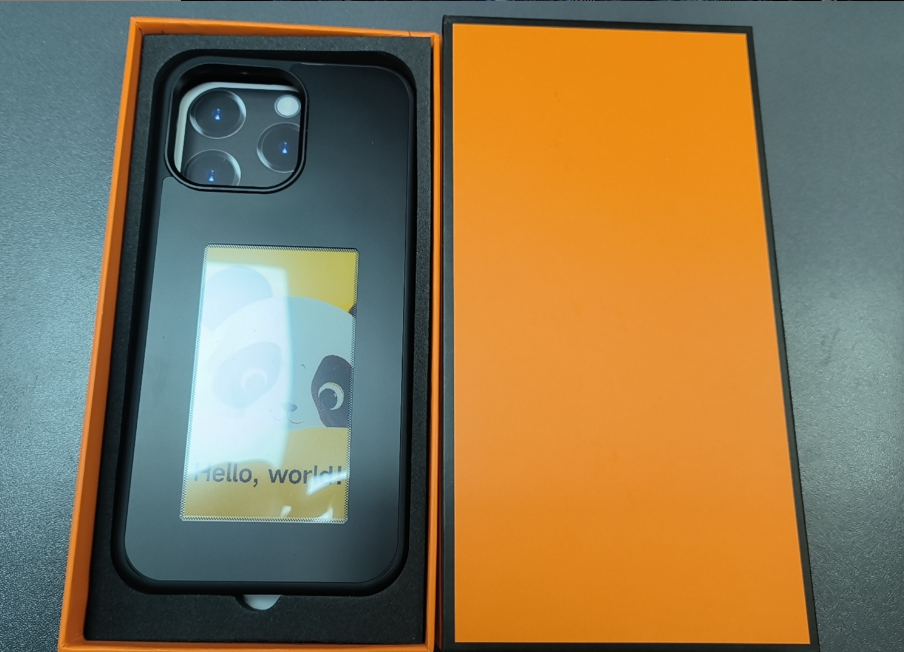 Funda con pantalla E-Ink para iPhone